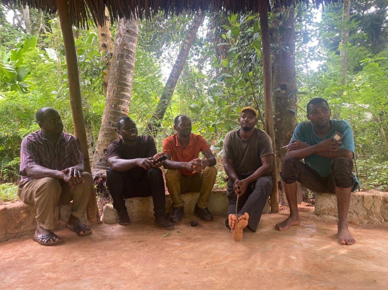 Donge_Spice_Garden_With_Worker
